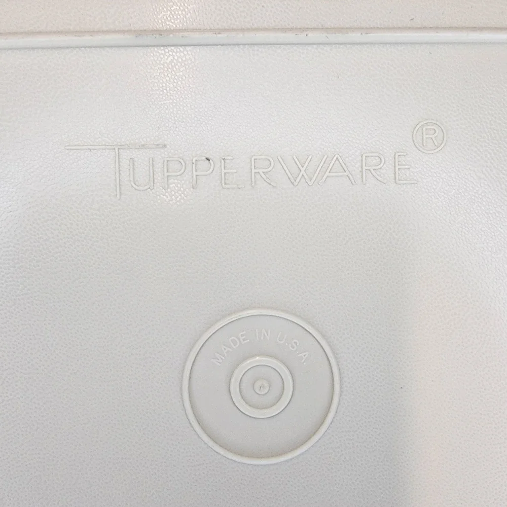 Tupperware medium sized